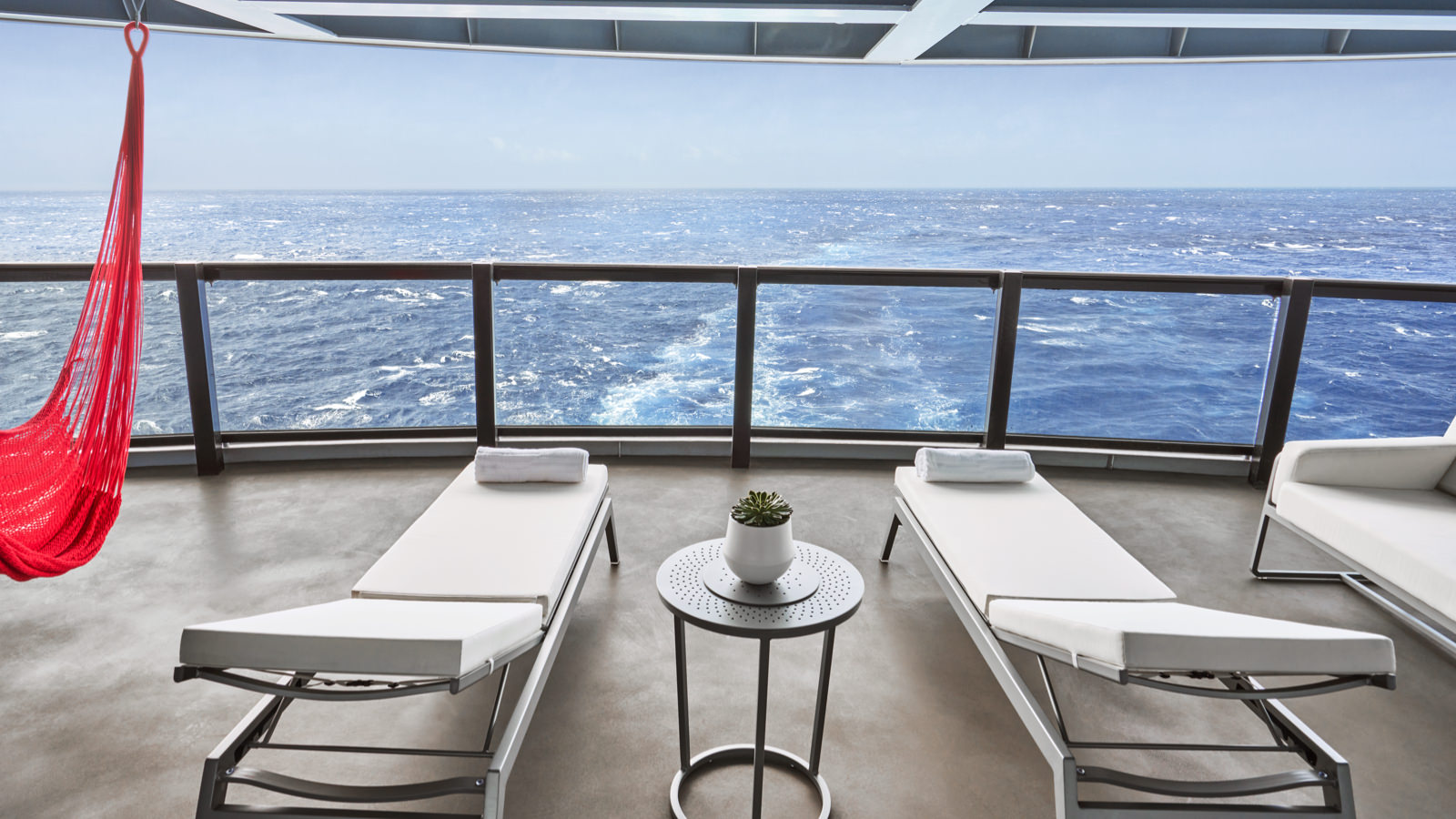 Luxury cruise suite